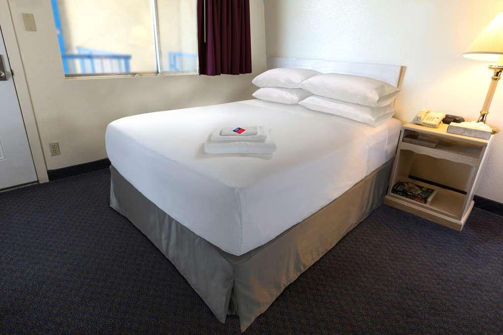 Americas Best Value Inn Story City Chambre photo